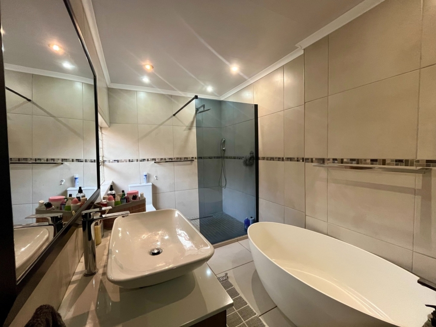 3 Bedroom Property for Sale in La Hoff North West